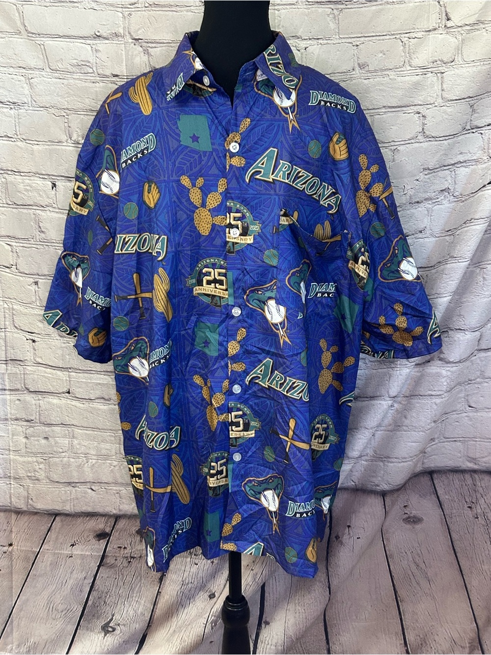 Budweiser Arizona Graphic Short-Sleeve Button-Down in Blue and Gold